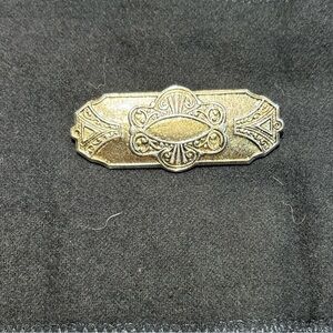 Stanley Elegant Gold Brooch